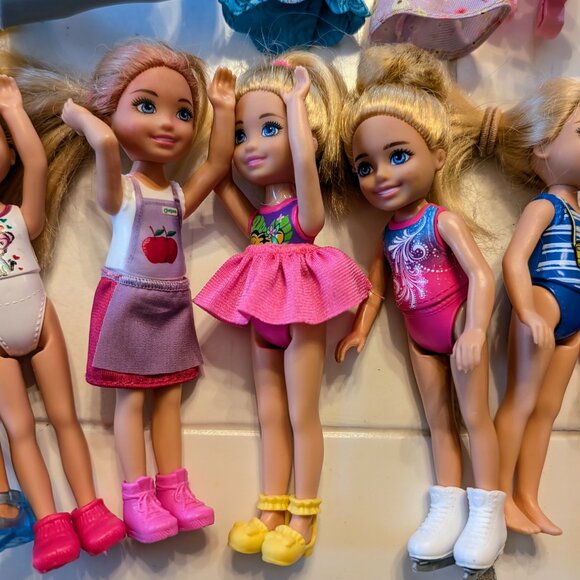 Lot 14 Barbie Mattel Chelsea Kelly Dolls Dreamtopia Boy Sprite + Babies Clothes - Picture 3 of 9